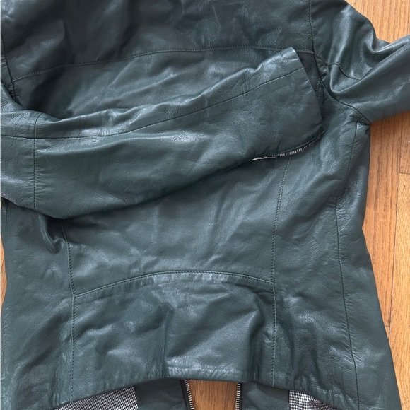 Brogden Women Green Leather Jacket - Picture 6 of 15